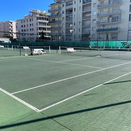 Croisette - Plages - Palais - Bord De - Moderne Et Lumineux Avec Balcon Apartment *