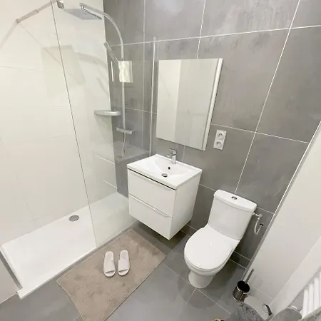 Croisette - Plages - Palais - Bord De - Moderne Et Lumineux Avec Balcon * كان